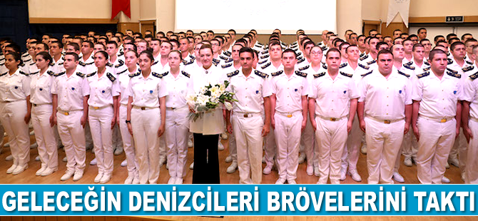 Dokuz Eylül Üniversitesi'nde Denizciler Brövelerini taktı
