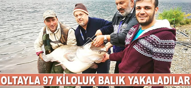 Çorum’da oltayla 97 kiloluk balık yakaladılar
