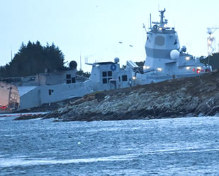 Norveç'te petrol tankeri ile fırkateyn çatıştı