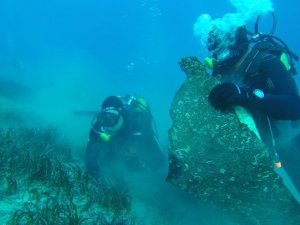 Bodrum'da denizin dibinden 22 ton atık toplandı