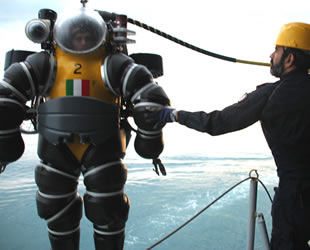 İtalya’da gerçekleştirilen ‘Denizaltı Kurtarma Tatbikatı’ nefes kesti