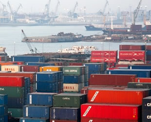 Mısır'da fırtına nedeniyle üç liman kapatıldı