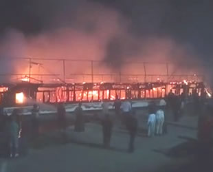 Nil Nehri'nde yolcu teknesinde yangın çıktı