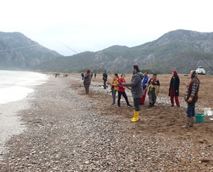 Kemer’de şiddetli yağmur balık çiftliğini vurdu, olta balıkçıları sevindi