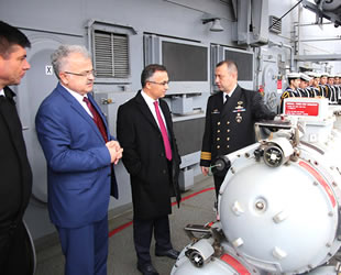 TCG Yavuz Fırkateyni, Rize Limanı’na abordo oldu