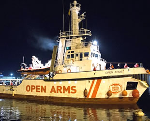 'Open Arms' isimli göçmen taşıyan gemiyi İspanya kabul etti