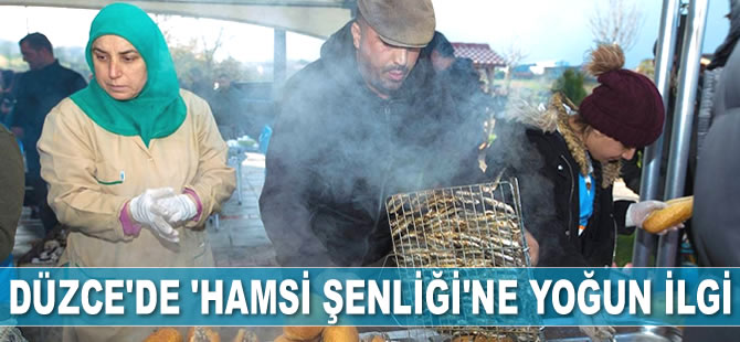 Düzce Üniversitesi öğrencileri, ‘Hamsi Şenliği’ne yoğun ilgi gösterdi
