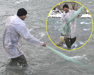 Beytüşşebaplılar, eksi 10 derecede balık avlıyorlar