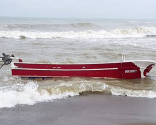Sakarya'da tekne alabora oldu: 2 yaralı