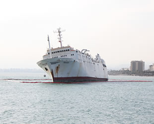 'WARDEH' isimli kargo geminin çevresine bariyer çekildi