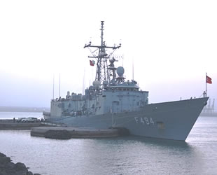 TCG Gökçeada, Cibuti Limanı’nı ziyaret etti