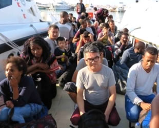 Ayvacık'ta 33 kaçak göçmen yakalandı
