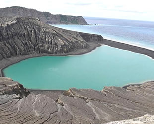 Dünyanın en yeni adasında hayat belirtileri görüldü