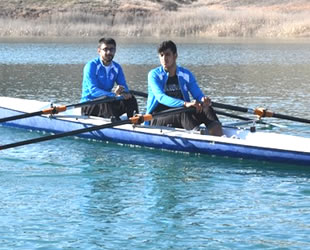 Adıyamanlı kürekçiler, soğuk havada şampiyonluğa hazırlanıyorlar