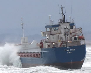 'FEHN LYRA' isimli gemi, Karadeniz'de karaya oturdu