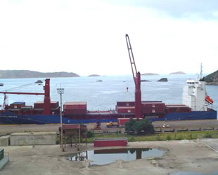 Venezuela, limanlarından gemi çıkışını yasakladı