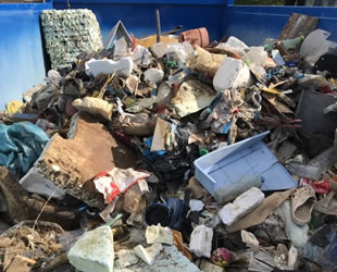 Fransızlar, Akdeniz sahilindeki çöpleri topladı