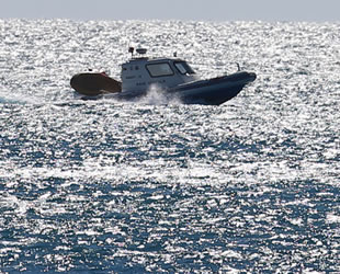 Antalya’da teknede mahsur kalan balıkçı kurtarıldı