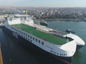 Mega Ro-Ro gemisi “Ephesus Seaways” Türk Bayrağı’yla sefere çıktı