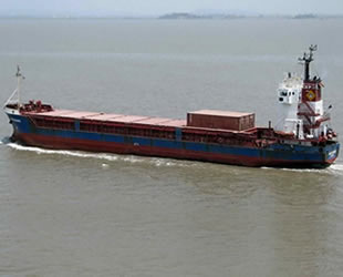 Çanakkale Boğazı'nda 'Naz 1' isimli kargo gemisinin makineleri arızalandı