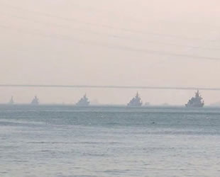 ‘Mavi Vatan Tatbikatı'ndan dönen gemiler İstanbul Boğazı’ndan geçti