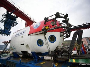 Çin'in insanlı suya batırılabilir yeni aracı görevini tamamladı