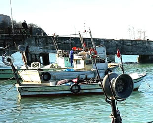 Akçakoca’da balıkçı teknelerinin bakımına başlandı