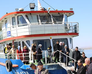 Malatya’da ‘Yaşlılar Haftası’na özel tekne turu düzenlendi