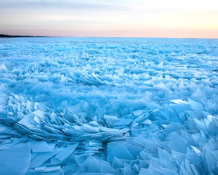 ABD'deki Michigan Gölü buz tuttu