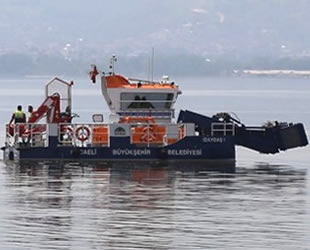 İzmit Körfezi'nden 1 yılda 400 ton çöp toplandı