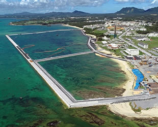 Okinawa'daki ABD üssünün inşasına başlandı