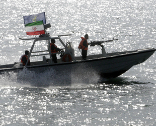 İran, Basra Körfezi'nde 3 balıkçı teknesine el koydu