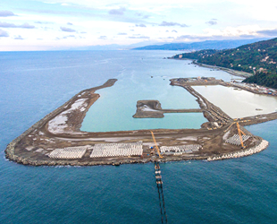 Rize-Artvin Havalimanı için denize 20,5 milyon ton taş döküldü