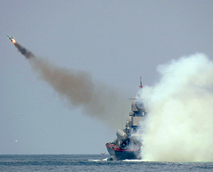 Rus gemileri, Karadeniz’de füze atışı yaptı