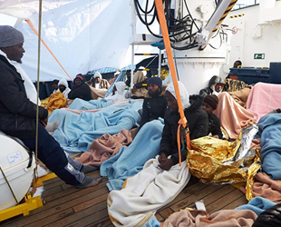 ‘Alan Kurdi’ gemisi, 64 göçmenle günlerdir denizde bekletiliyor
