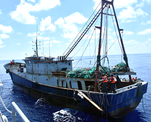 Endonezya, 6 balıkçı teknesine el koydu: 33 gözaltı