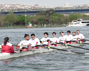 Kürek takımları, ‘Haliç Dostluk Kupası’ için yarıştı