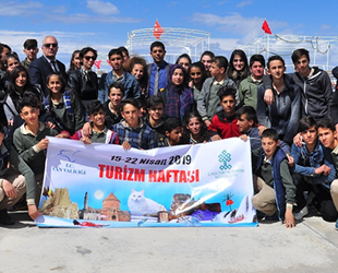 Van'da öğrencilere tekne gezisi düzenlendi