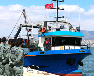 Türk balıkçı teknesindeki uyuşturucu operasyonunda 10 kişi tutuklandı