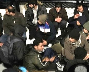 Çeşme'de 31 düzensiz göçmen yakalandı