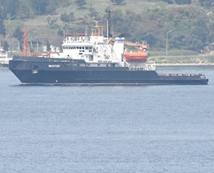 'Shakhter' isimli Rus arama kurtarma römorkörü Çanakkale Boğazı’ndan geçti