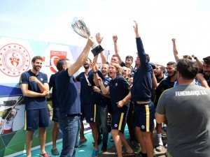 Deniz Küreği Büyükler Türkiye Şampiyonası’nda kupa Fenerbahçe’nin oldu