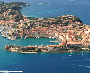 Elba Adası’nda yağmur yağarsa konaklama ücreti iade ediliyor