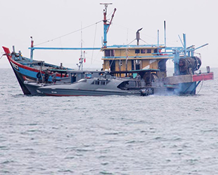 Endonezya, Filipinler'e ait 2 adet balıkçı teknesine el koyu