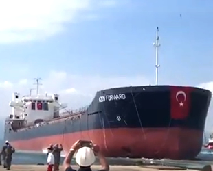 Gelibolu Tersanesi’nde inşa edilen ‘Azov Forward’ isimli kuru yük gemisi denize indirildi