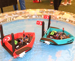 Öğrenciler, cep telefonu ile komuta edilebilen insansız gemi yaptı