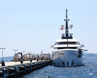 Bodrum’da ‘Vava 2’ isimli mega yata 350 bin litrelik yakıt ikmali yapıldı