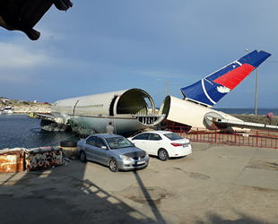 Saros Körfezi'nde batırılacak dev uçağın gövde montajı tamamlandı