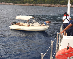 Bodrum’da yakıtı bitince sürüklenen teknedeki 4 kişi kurtarıldı