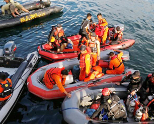 Endonezya'da tekne battı: 15 ölü